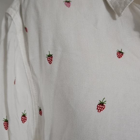 BEACH LUNCH LOUNGE Long Sleeve Button Down White Shirt Strawberry Print, M NWT - Picture 13 of 16